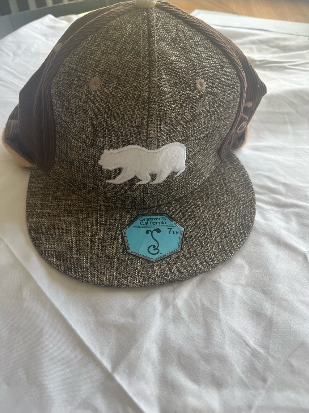 Grassroots California Flat Brim Hat NWT Brown Tweed /Corduroy/ ear flaps